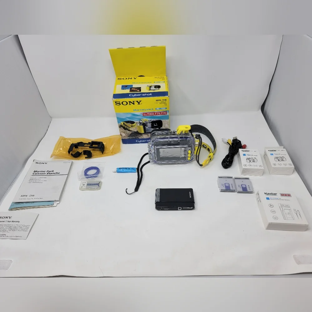 Sony DSC-T90 Carl Zeiss Cybershot And Marine Waterproof Case 2 New Batteries